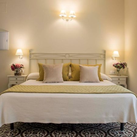Hostal Boutique Casa La Laja Chiclana de la Frontera Luaran gambar