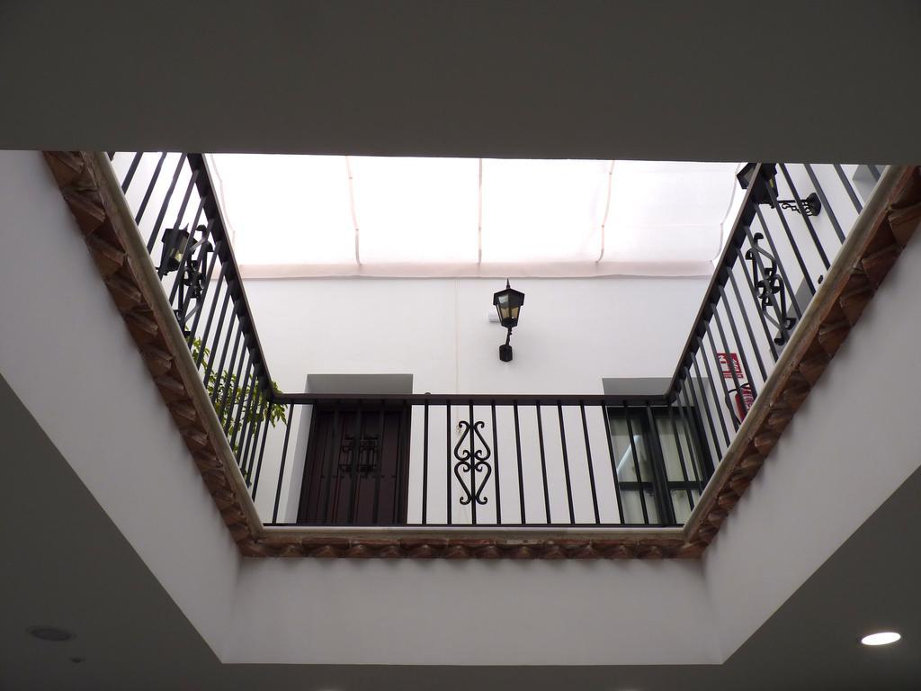 Hostal Boutique Casa La Laja Chiclana de la Frontera Luaran gambar