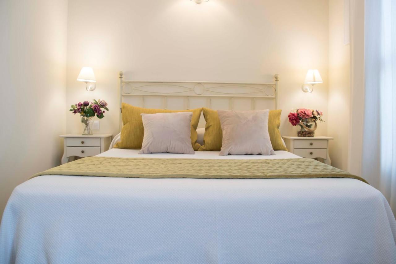 Hostal Boutique Casa La Laja Chiclana de la Frontera Luaran gambar
