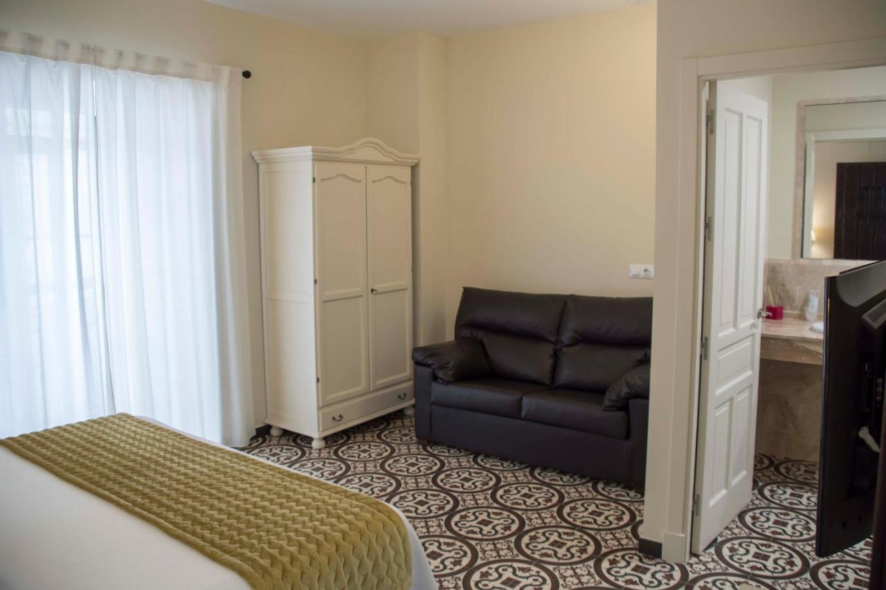 Hostal Boutique Casa La Laja Chiclana de la Frontera Luaran gambar