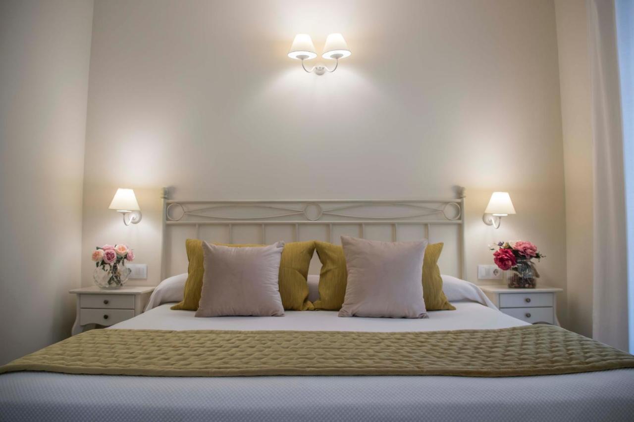 Hostal Boutique Casa La Laja Chiclana de la Frontera Luaran gambar