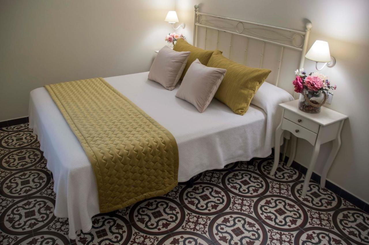 Hostal Boutique Casa La Laja Chiclana de la Frontera Luaran gambar